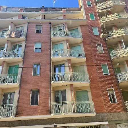 Appartamento Moderno In Via Monginevro Torino Kültér fotó